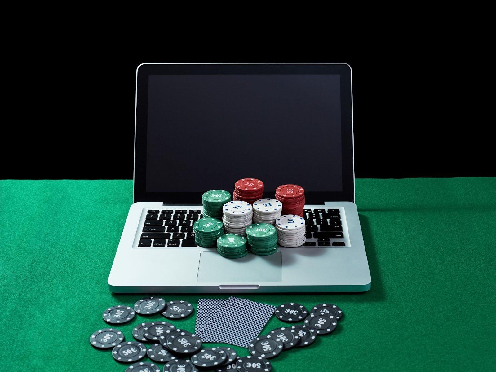 Những bí quyết chơi bài online hiệu quả mà bạn nên biết